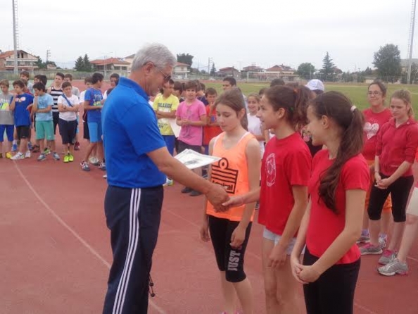 130 μικροί αθλητές στους αγώνες στίβου δημοτικών σχολείων Βέροιας και Νάουσας