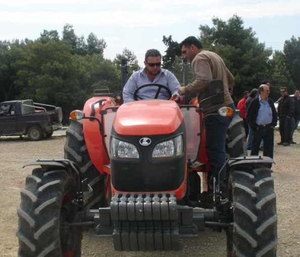 Εξετάσεις για την απόκτηση διπλώματος οδήγησης αγροτικών μηχανημάτων στην Ειρηνούπολη