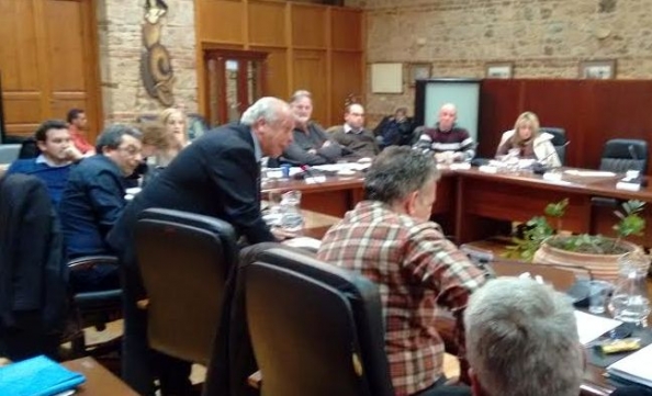 Ένσταση Εμμανουηλίδη στο δημοτικό συμβούλιο για τις απεραντολογίες των ψηφισμάτων